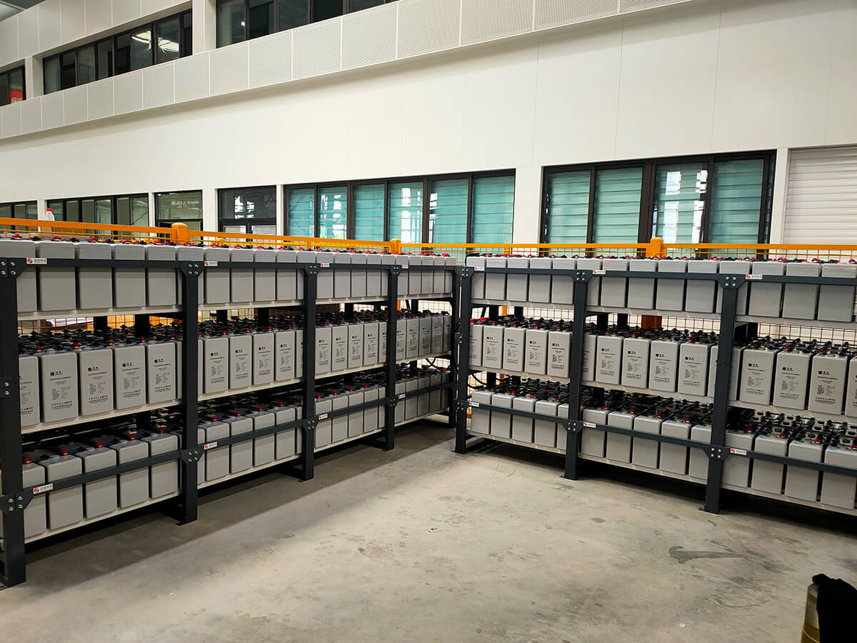 集中式或分散式UPS —哪個(gè)適合您？